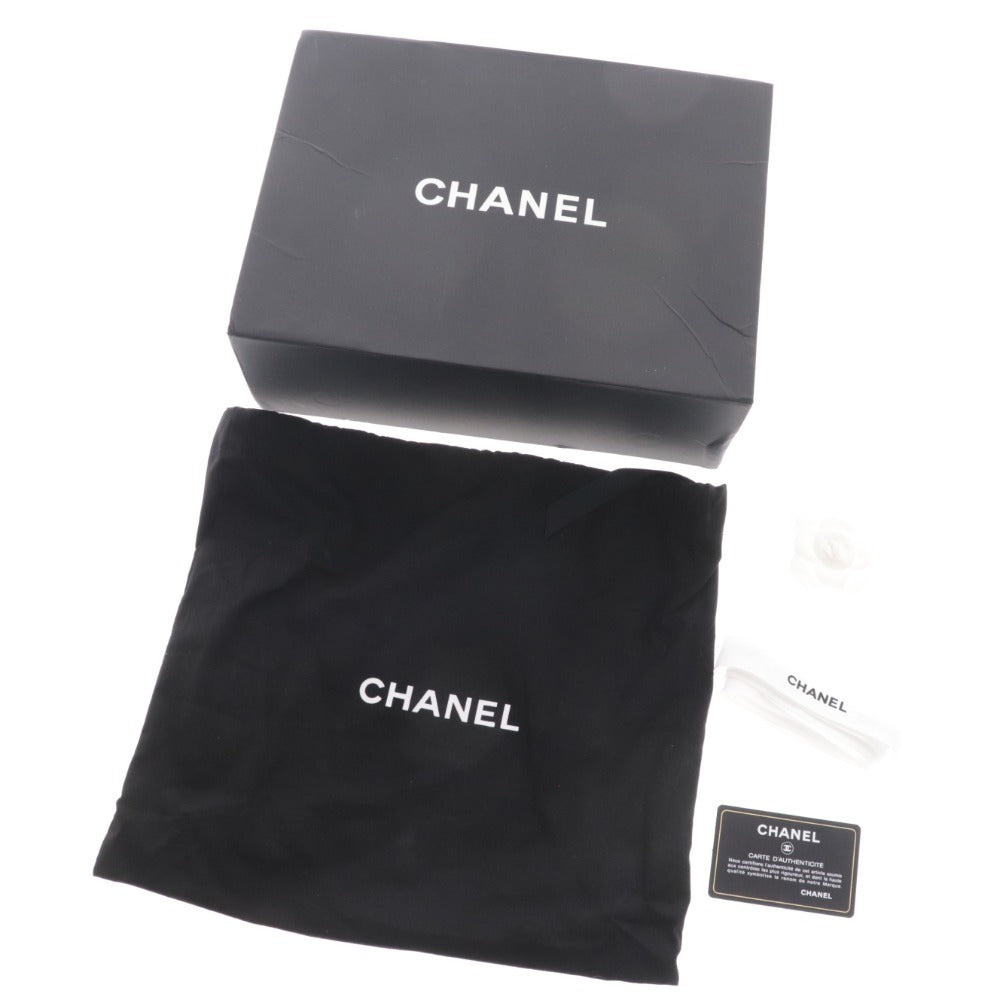 ■ ボーイシャネル ショルダーバッグ 鞄 チェーン マトラッセ レディース ブラック ゴールド 付属品付き ギャランティカード付き 未使用
