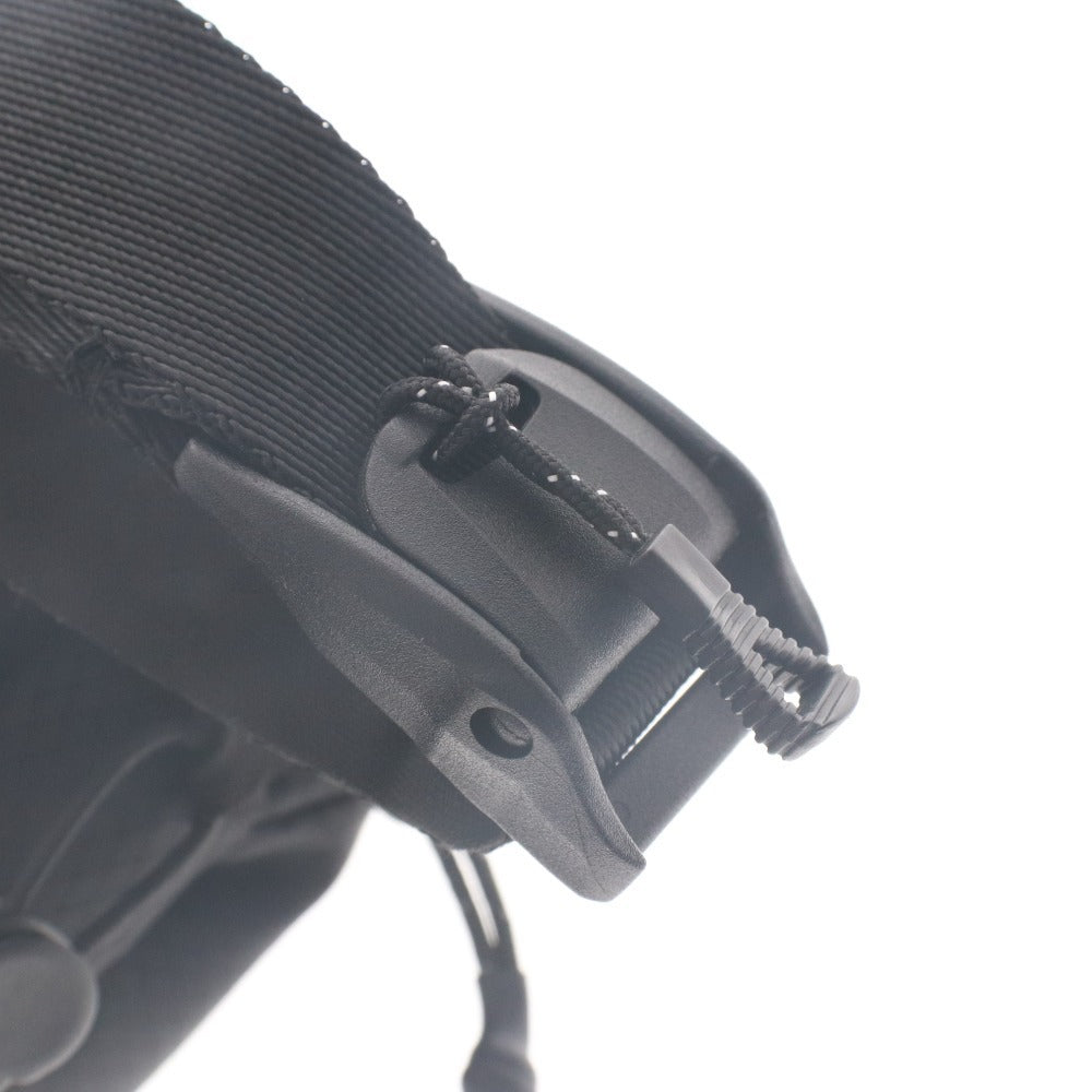 ■ NIID 二ード スリング バッグ ショルダーバッグ 鞄 NEO NOMAD SLING ウイングポケット ファスナー メンズ ブラック