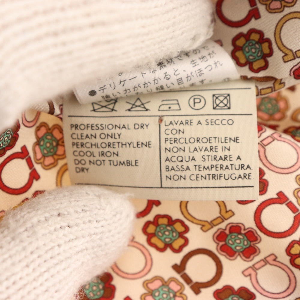 ■ サルヴァトーレフェラガモ ジャケット アウター キルティング シルク100% レディース 38 アイボリー