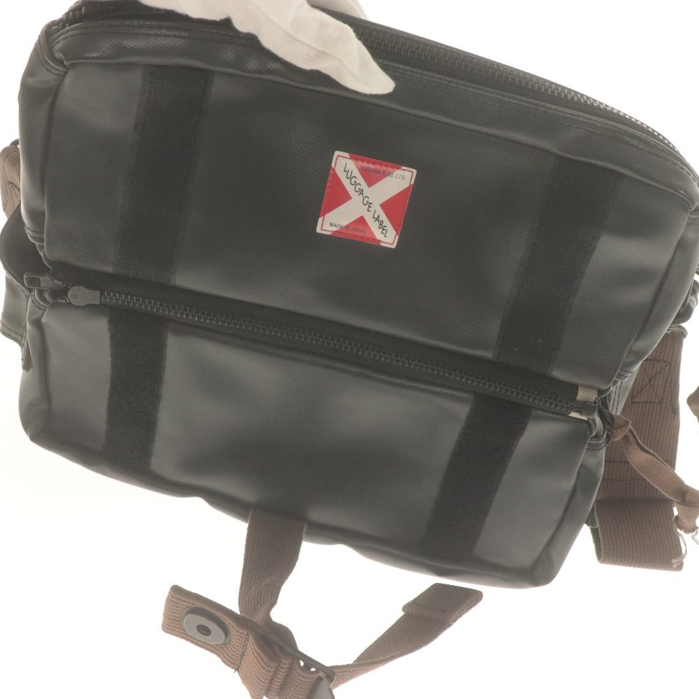 ■ LUGGAGE LABEL ラゲッジレーベル ショルダーバッグ カメラバッグ 鞄 ライナー 赤バッテン クロスボディ 吉田カバン メンズ S ブラック