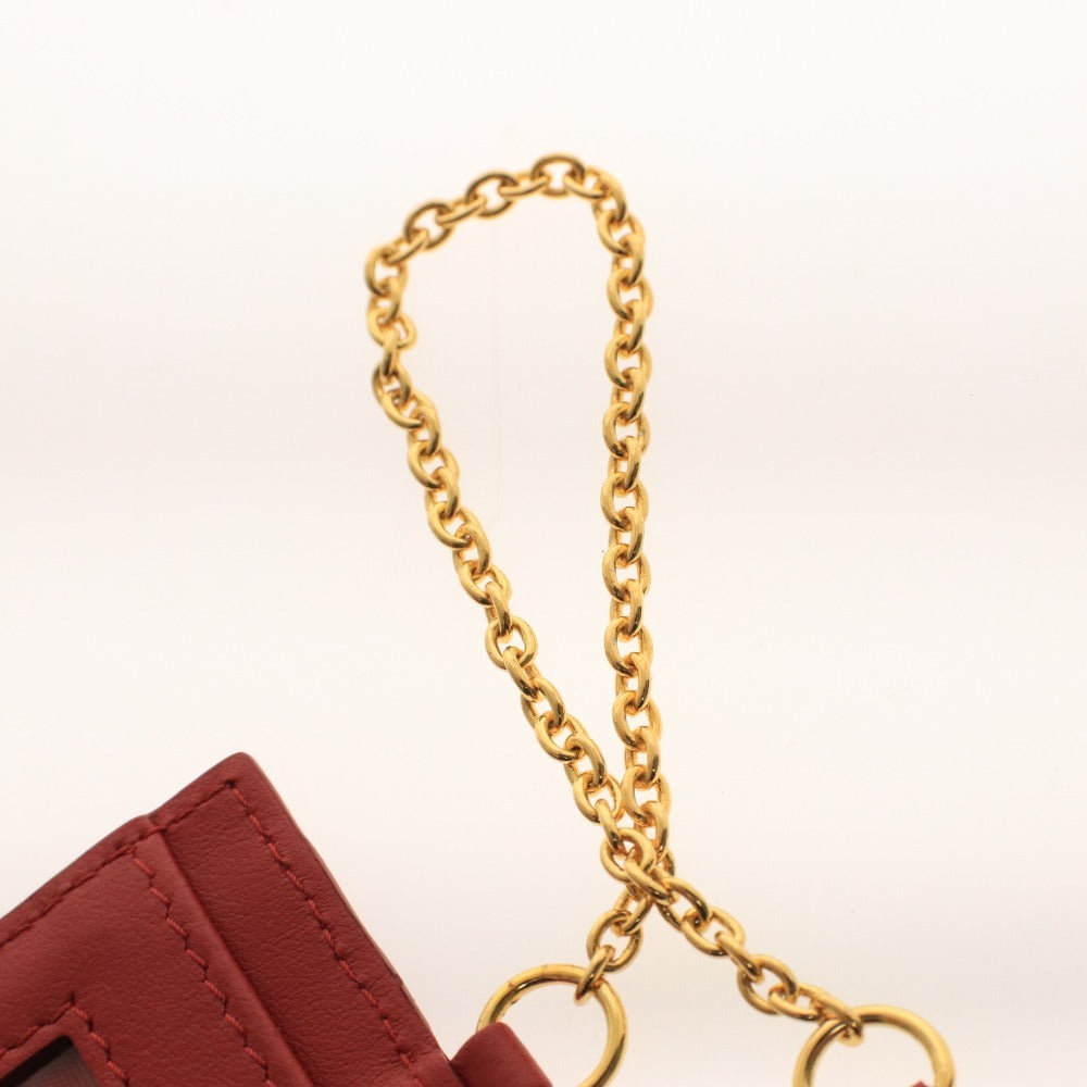 ■ プラダ カードケース パスケース 定期入れ ゴールド金具 チェーン レザー ロゴ メンズ レディース レッド系