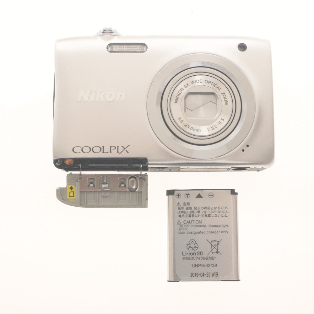 ■ Nikon ニコン デジタルカメラ COOLPIX A100 コンパクト デジカメ レンズ 4.6–23.0mm f/3.2–6.5 5倍 通電確認済み 付属品付き