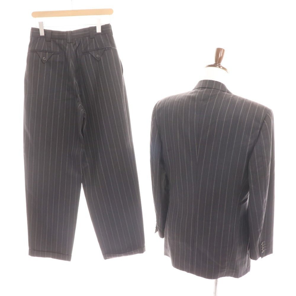 ■ ジャンニヴェルサーチ ダブルスーツ セットアップ トップス ボトムス ピークドラペル 裾ダブル ストライプ メンズ ダークグレー