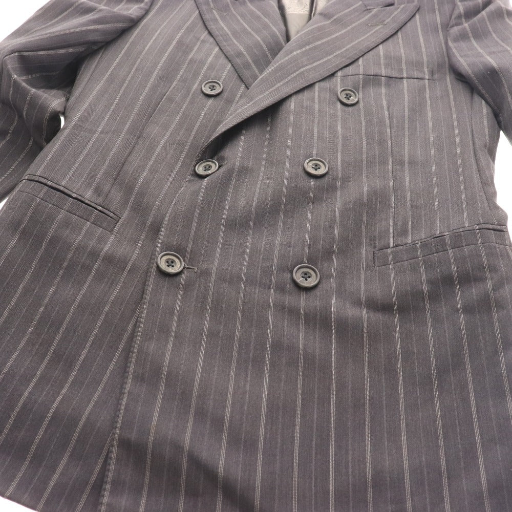 ■ ジャンニヴェルサーチ ダブルスーツ セットアップ トップス ボトムス ピークドラペル 裾ダブル ストライプ メンズ ダークグレー