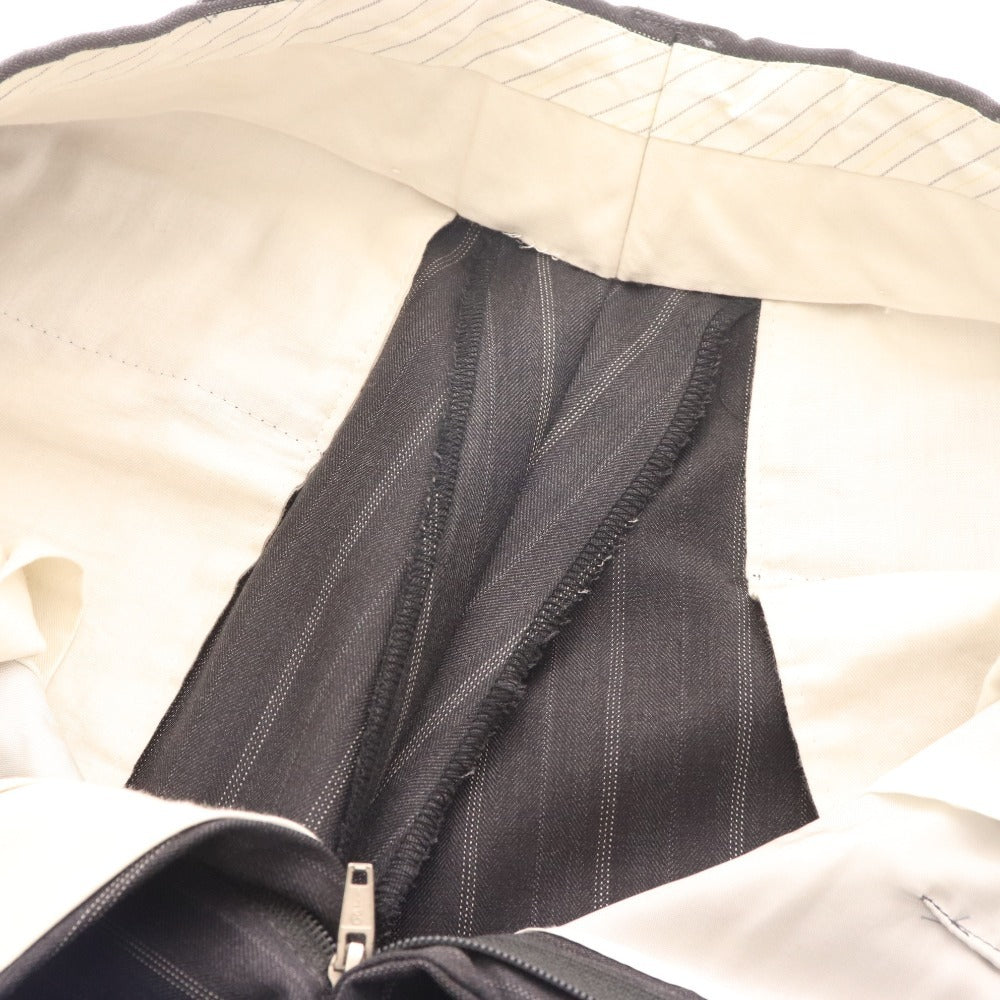 ■ ジャンニヴェルサーチ ダブルスーツ セットアップ トップス ボトムス ピークドラペル 裾ダブル ストライプ メンズ ダークグレー