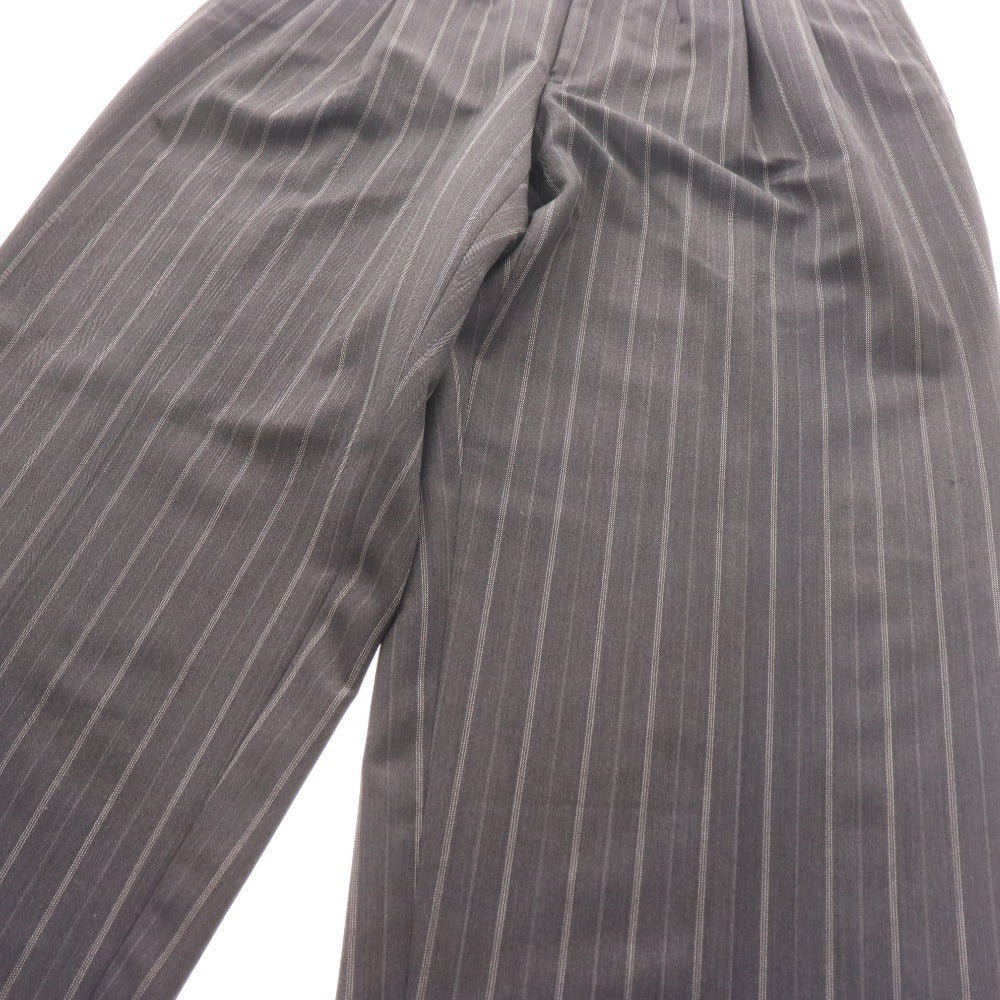 ■ ジャンニヴェルサーチ ダブルスーツ セットアップ トップス ボトムス ピークドラペル 裾ダブル ストライプ メンズ ダークグレー