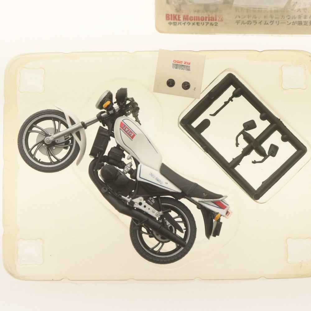 ■ F-toys Furuta ミニカー オートバイ 3点セッまとめ売り 1/24 ロードバイクコレクション RZ250(白) Z400FX(赤)/中型メモリアル2 Z400GP