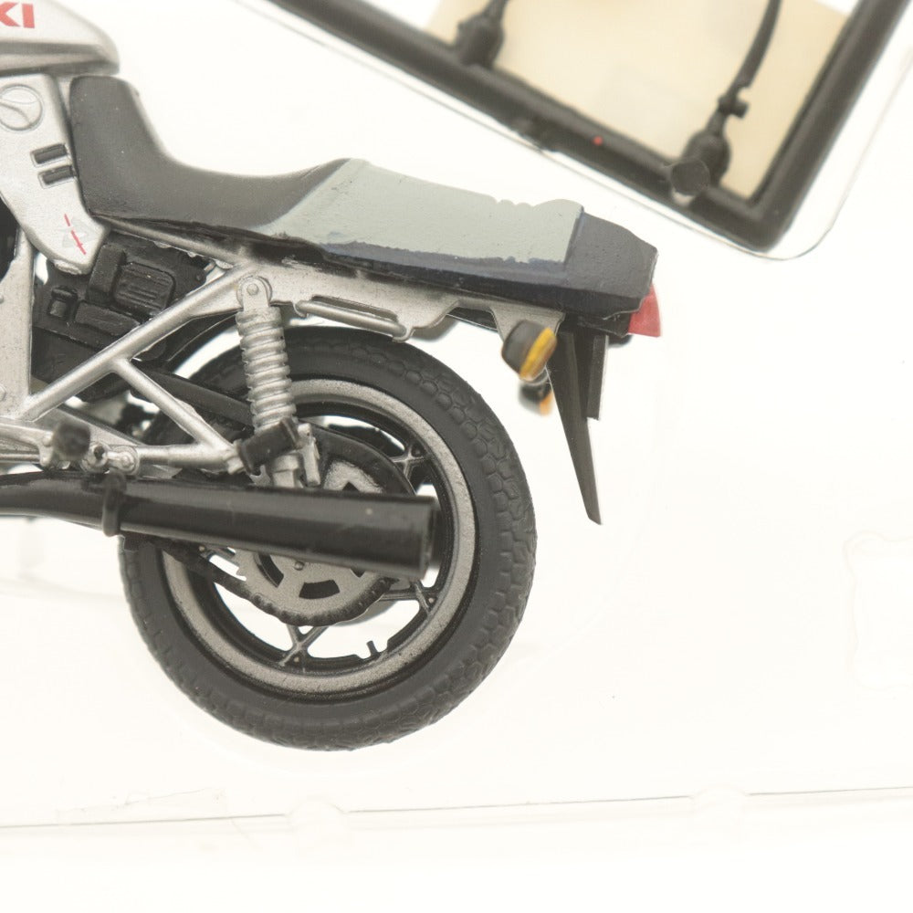 ■ F-toys オートバイ 1/24 Suzuki GSX1100S ブライトシルバーメタリック ロードバイクコレクション ミニカー 箱付き 未使用