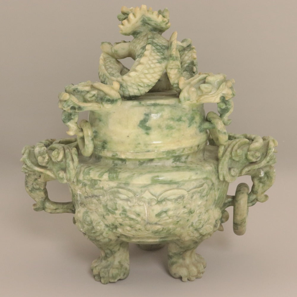 ■ 中国美術 翡翠 ヒスイ 遊環双龍耳 三足香炉 細密彫刻 龍 獅子 玉石 天然 古玩 置物 縁起物 全長35.5cm 重量10.5kg 唐木台座付き 訳あり