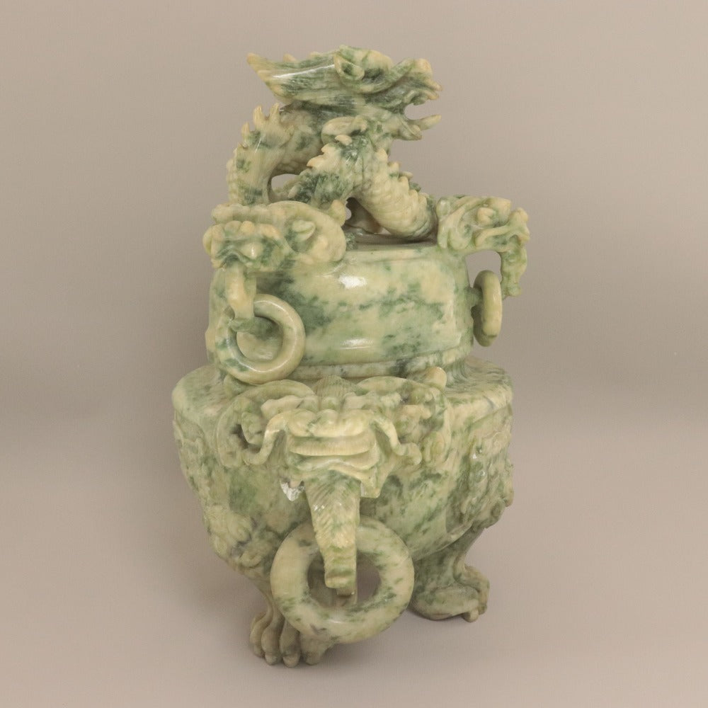 ■ 中国美術 翡翠 ヒスイ 遊環双龍耳 三足香炉 細密彫刻 龍 獅子 玉石 天然 古玩 置物 縁起物 全長35.5cm 重量10.5kg 唐木台座付き 訳あり