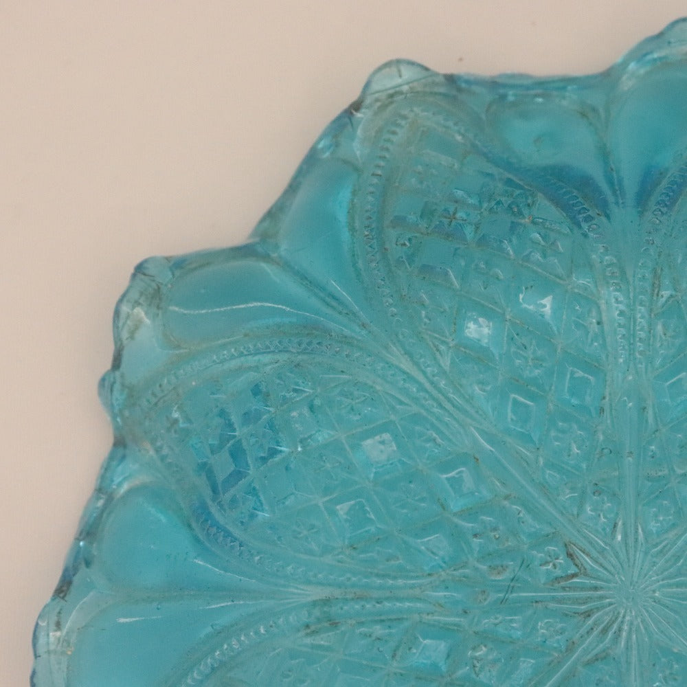 ■ プレスガラス 輪花皿 ボウル 格子 花模様 小皿 ライトブルー 水色 アンティーク 骨董品 全長16.9cm