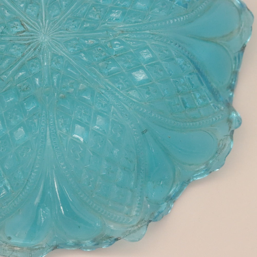 ■ プレスガラス 輪花皿 ボウル 格子 花模様 小皿 ライトブルー 水色 アンティーク 骨董品 全長16.9cm