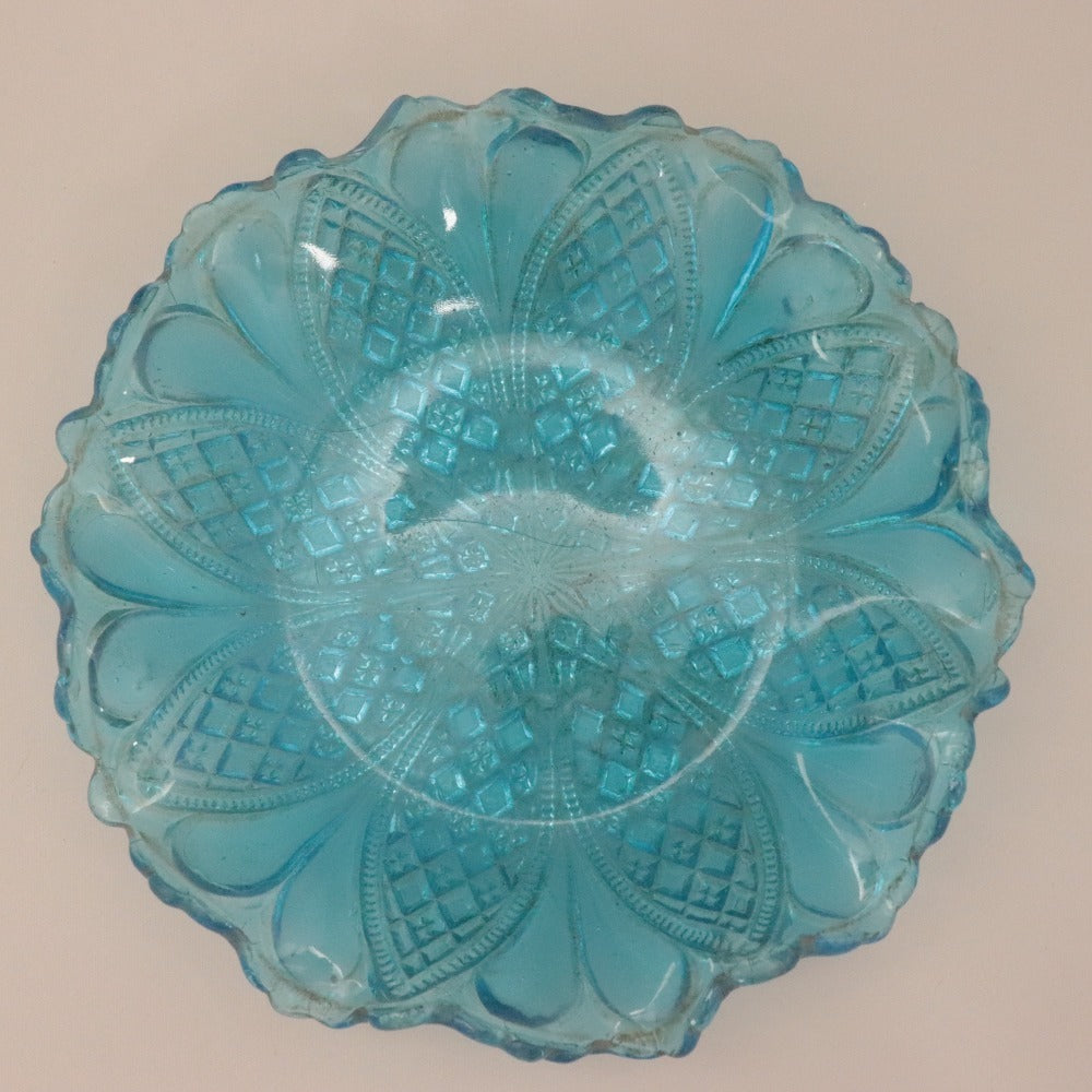 ■ プレスガラス 輪花皿 ボウル 格子 花模様 小皿 ライトブルー 水色 アンティーク 骨董品 全長16.9cm