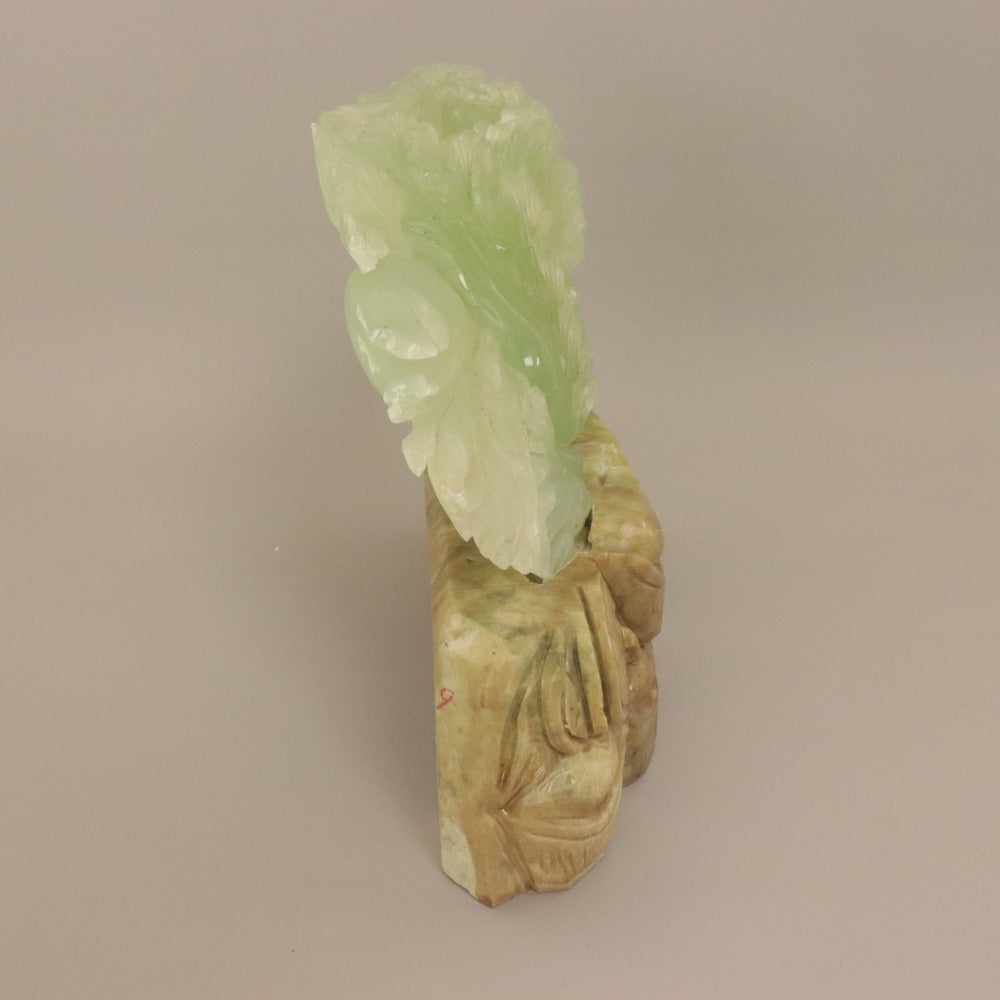 ■ 中国美術 玉石 翡翠 白菜 細密彫刻 置物 天然石 鑑賞 縁起物 金運 開運 骨董 共台石付き 全長25.5cm 総重量2.8kg