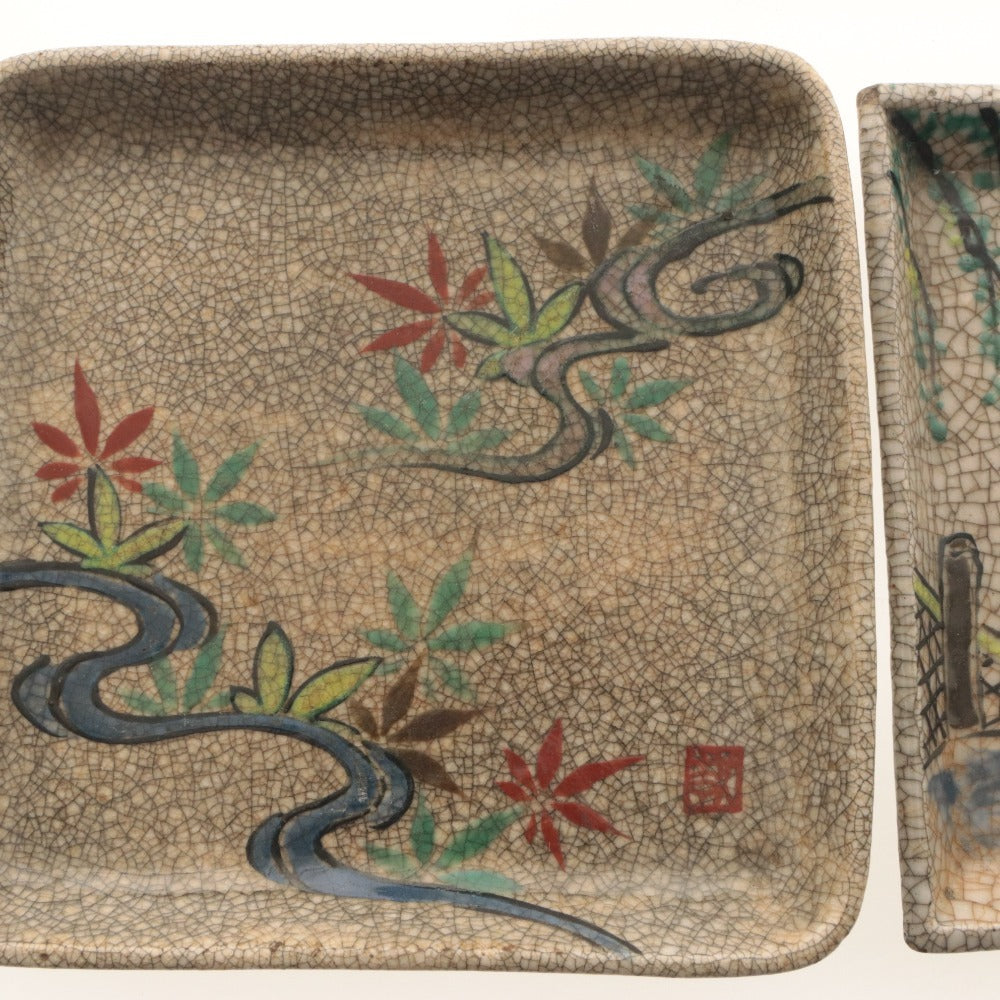 ■ 京都 粟田口焼 色絵角皿 2客/二枚セット 絵替 川 流水紅葉 草花 柳橋 文 柄 絵変り 乾山写し 在銘 陶印 陶器 四方中皿 全長15.5cm