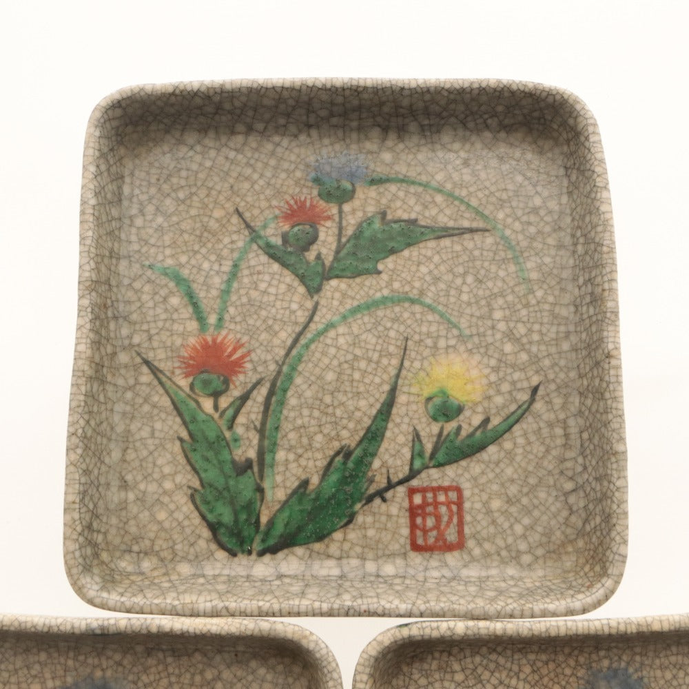 ■ Kyoto Awataguchi Ware Overglaze Enamel Thistle-Patterned Square Saucers, Set of 3/Three Pieces, Floral Design, Kenzan Style, Crazed Glaze, Signed, Seal, Ceramic, Individual Small Saucers, Antiques, Overall Length 15 cm