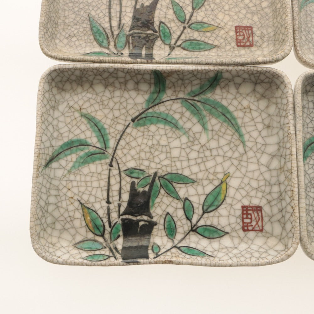■ Kyoto Awataguchi Ware Overglaze Enamel Bamboo-Patterned Square Plate, Set of 4/Four-Piece Set, Floral Design, Kenzan Style, Crazed Glaze, Appetizer Plate, Signed, Seal Mark, Ceramic, Square Medium Plate, Antique, Overall Length 18 cm