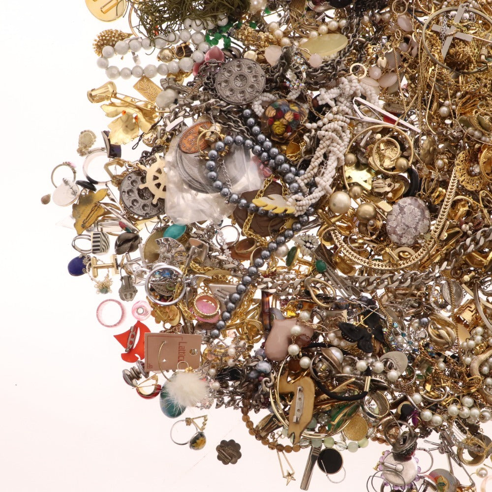 ■ Imitation accessories bulk set, bulk sale, about 10kg, necklaces, rings, brooches, etc.