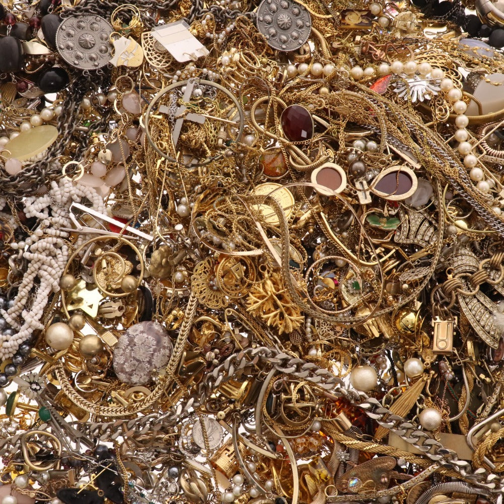 ■ Imitation accessories bulk set, bulk sale, about 10kg, necklaces, rings, brooches, etc.