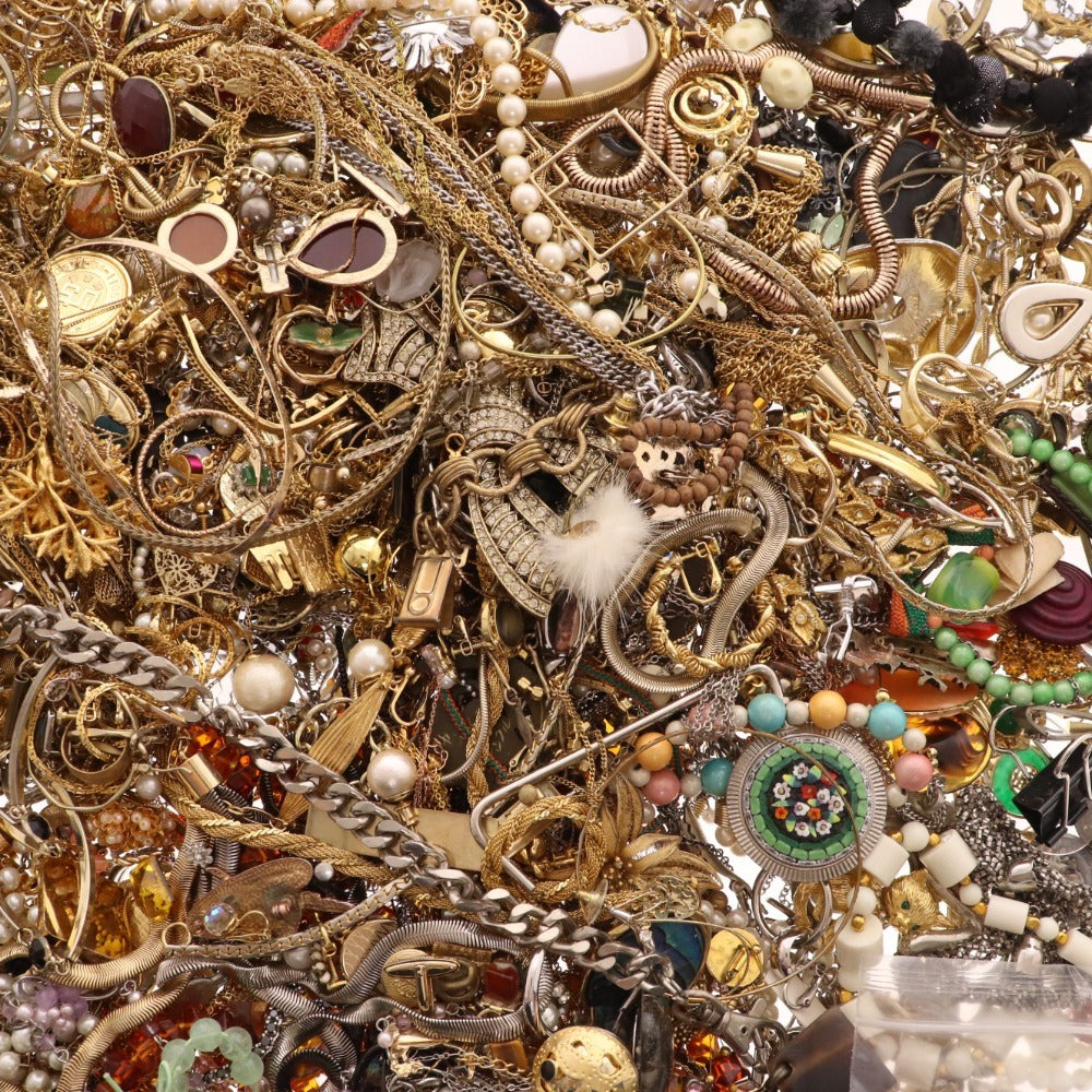 ■ Imitation accessories bulk set, bulk sale, about 10kg, necklaces, rings, brooches, etc.