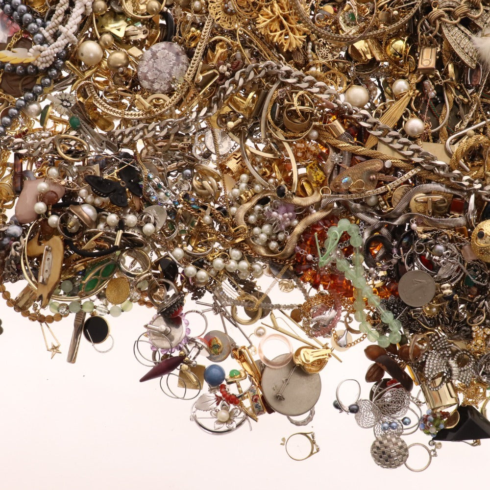 ■ Imitation accessories bulk set, bulk sale, about 10kg, necklaces, rings, brooches, etc.