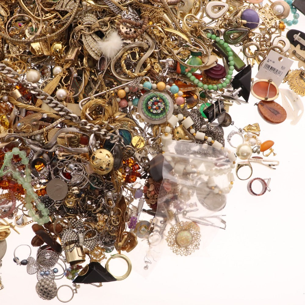 ■ Imitation accessories bulk set, bulk sale, about 10kg, necklaces, rings, brooches, etc.