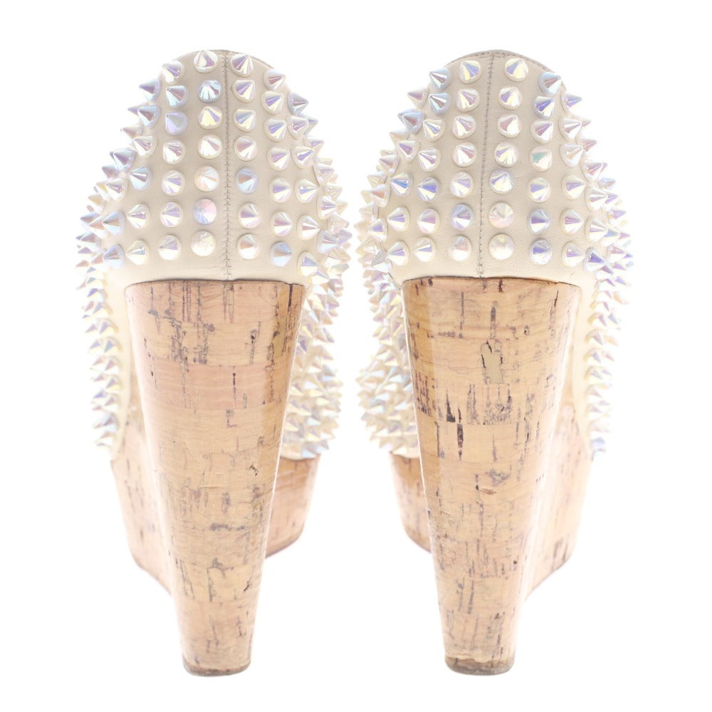 ■ クリスチャンルブタン Christian Louboutin サンダル 靴 オープントゥ ウェッジソール スタッズ レディース 23.5cm相当 ホワイト