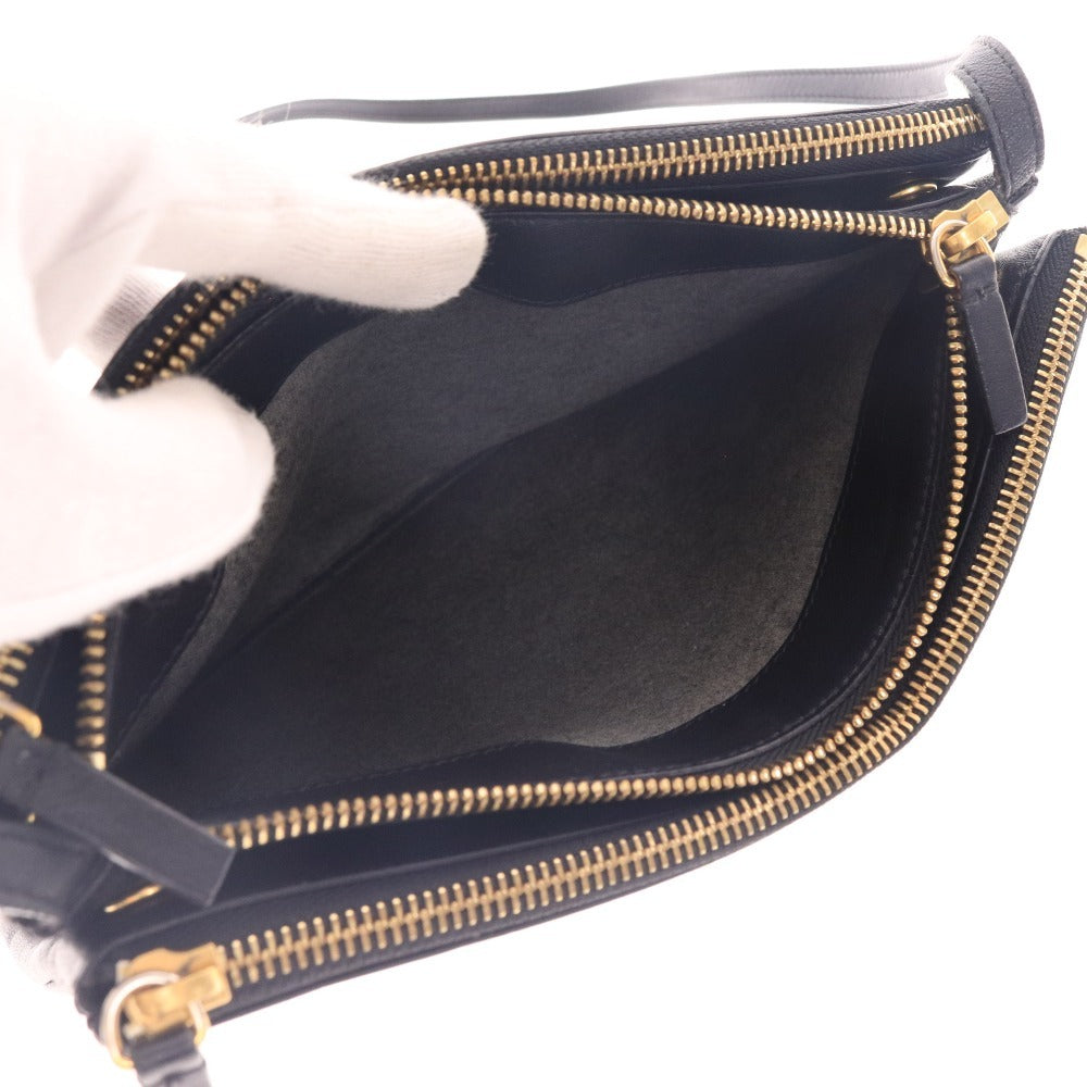 ■ セリーヌ トリオ ラージ ショルダーバッグ 鞄 斜め掛け ゴールド金具 レディース ブラック