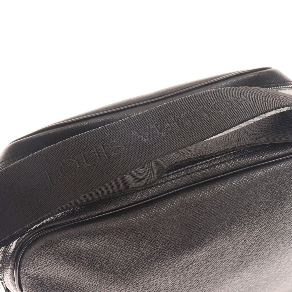 ■ Louis Vuitton Shoulder Bag CE0096 Bag Taiga Reporter Aldwaz Men's Black Accessories Included