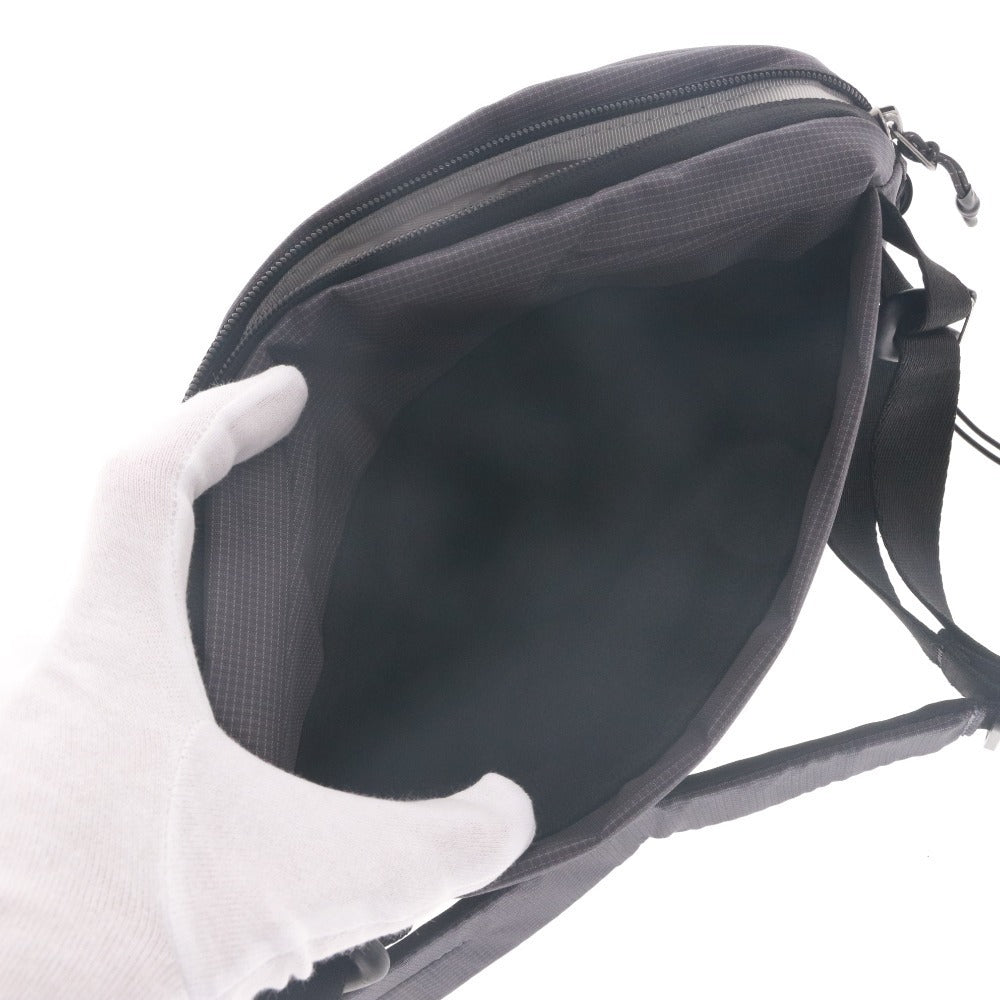 ■ NIID 二ード スリング バッグ ショルダーバッグ 鞄 NEO NOMAD SLING ウイングポケット ファスナー メンズ グレー 未使用