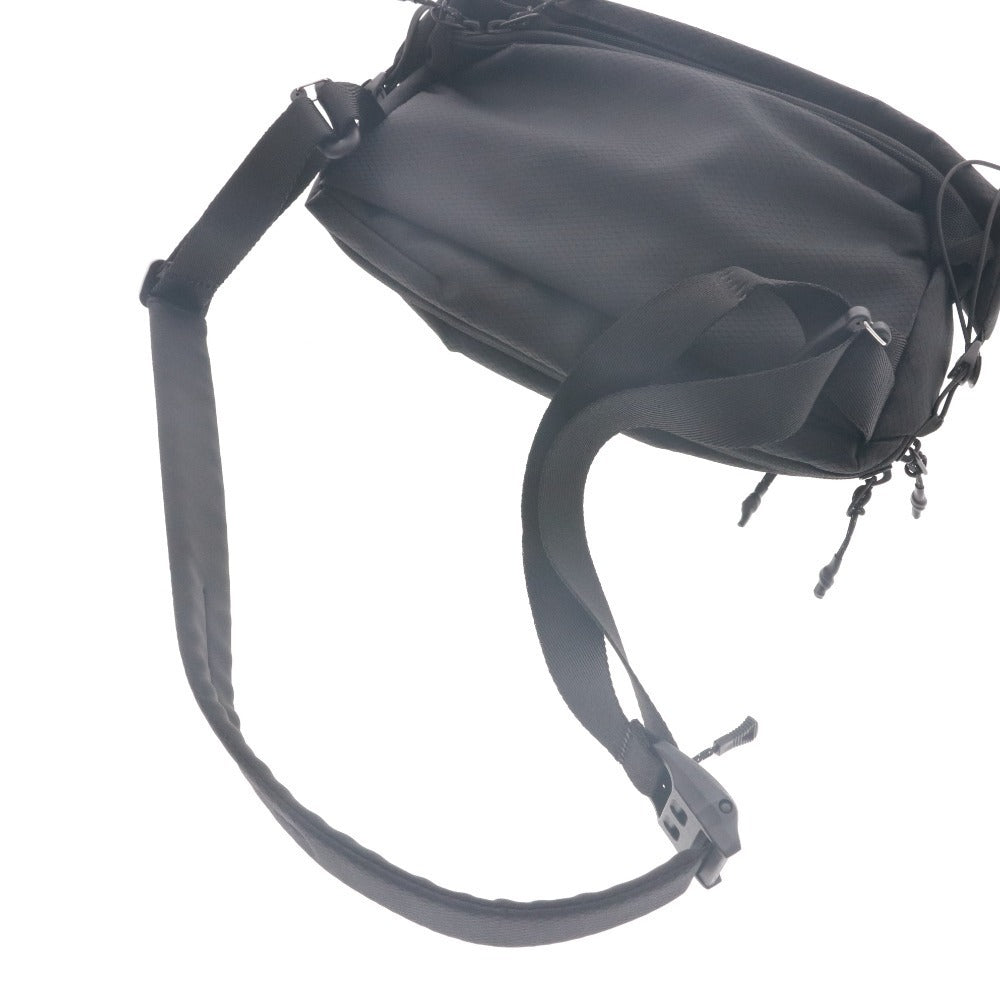 ■ NIID 二ード スリング バッグ ショルダーバッグ 鞄 NEO NOMAD SLING ウイングポケット ファスナー メンズ ブラック