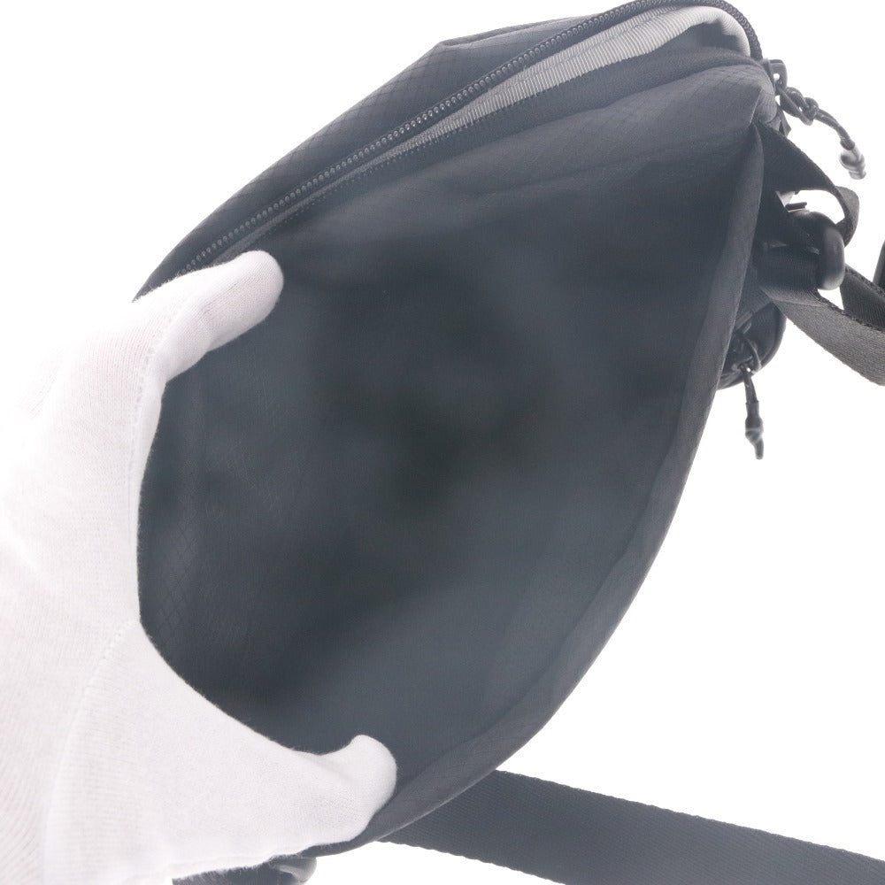 ■ NIID 二ード スリング バッグ ショルダーバッグ 鞄 NEO NOMAD SLING ウイングポケット ファスナー メンズ ブラック