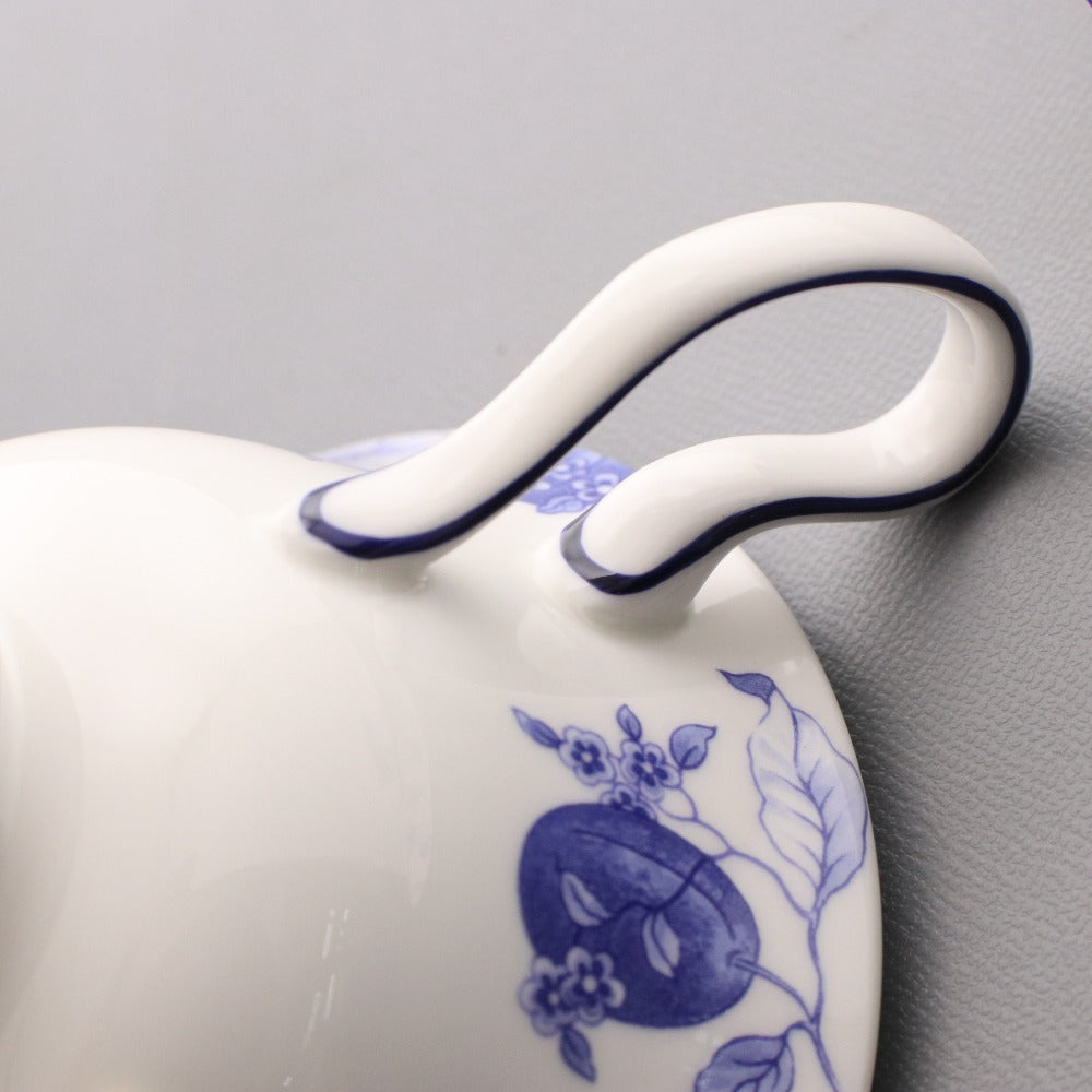 ■ WEDGWOOD ウェッジウッド カップ ソーサー 2客セット 洋食器 イングランド製 ホワイト ブルー 箱付き