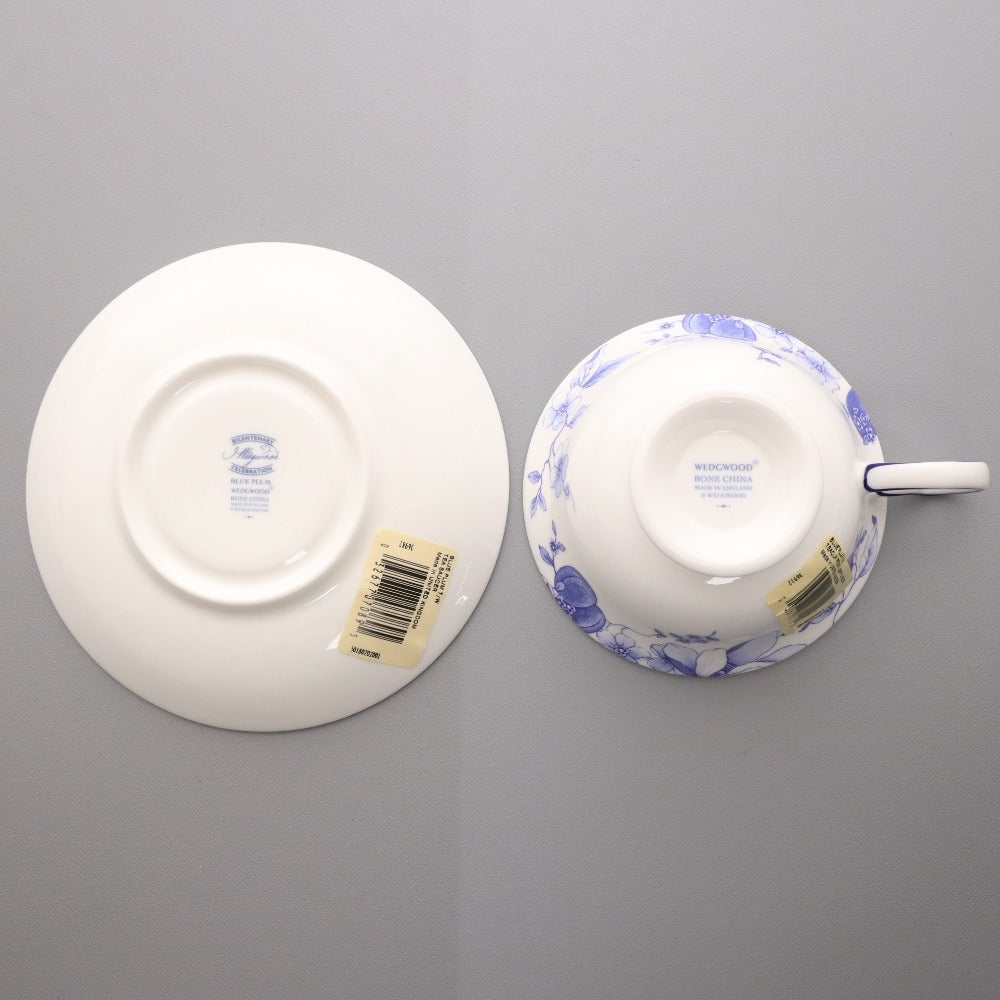 ■ WEDGWOOD ウェッジウッド カップ ソーサー 2客セット 洋食器 イングランド製 ホワイト ブルー 箱付き