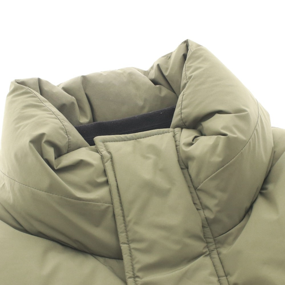 ■ ニューエラ ダウンジャケット グースダウンパフジャケット 23-24FW アウターロゴ メンズ S カーキ オリーブ 付属品付き