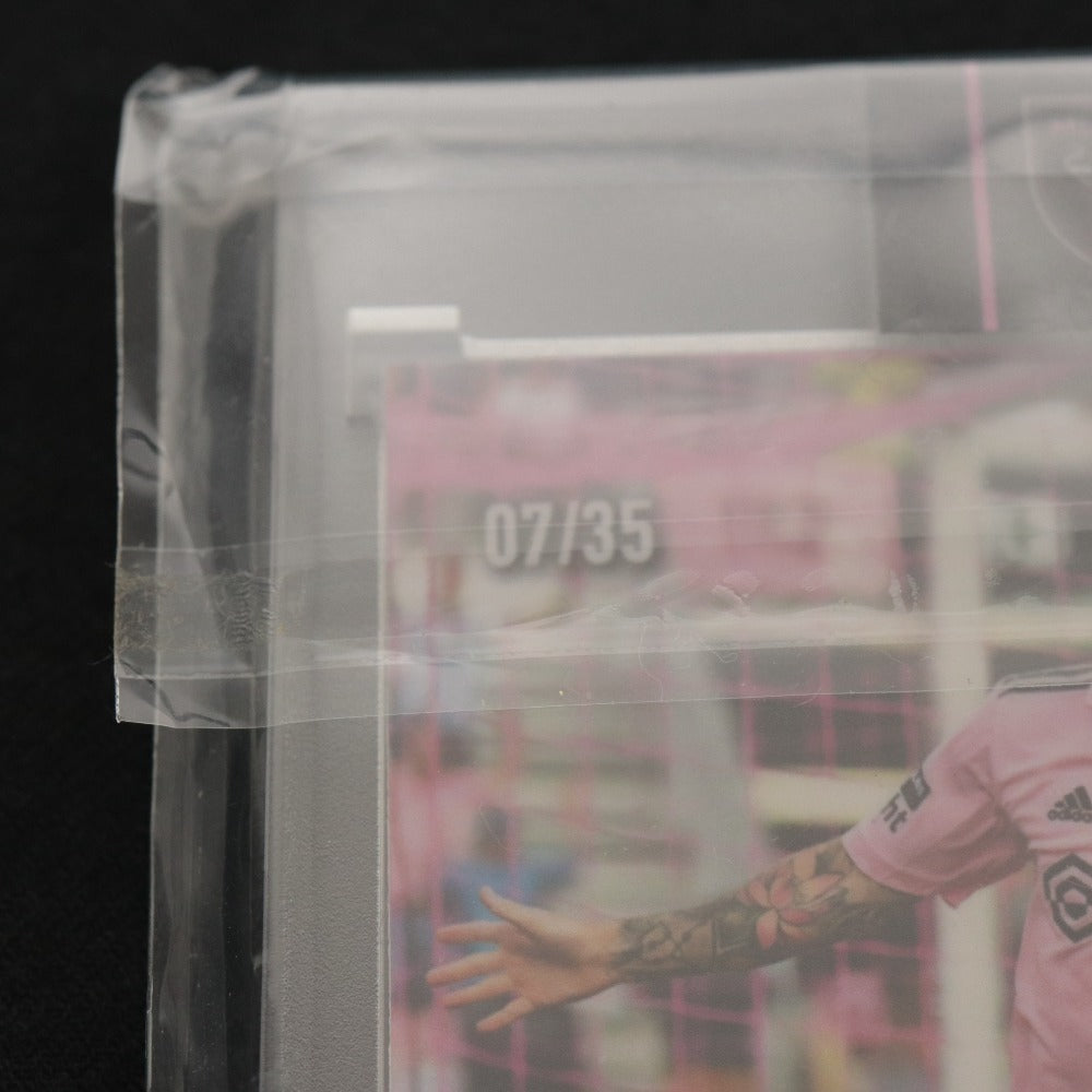 ■ Messi リオネル・メッシ トレーディングカード 07/35 世界35枚限定 インテル・マイアミCF PSG 2022-23スタンドケース付き 未開封未使用