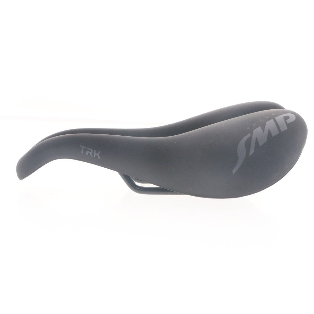 ■ SELLE SMP セラSMP クロス バイク サドル TRK LARGE BLACK MATT TRKLGE03-NE ロングライド サイクリング パーツ ブラック
