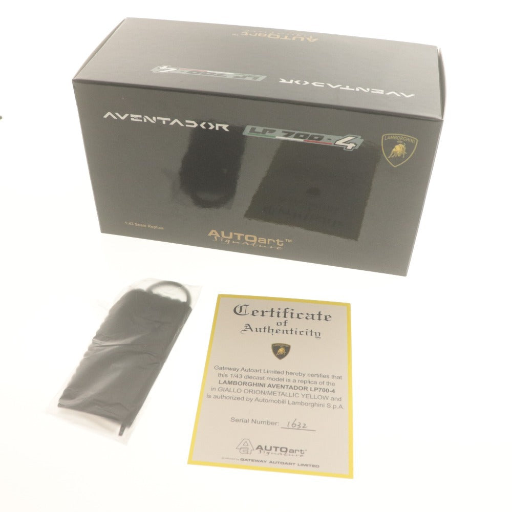 ■ AUTOart オートアート ミニカー ランボルギーニ アヴェンタドール LP700-4 1/43 イエロー付属品付き