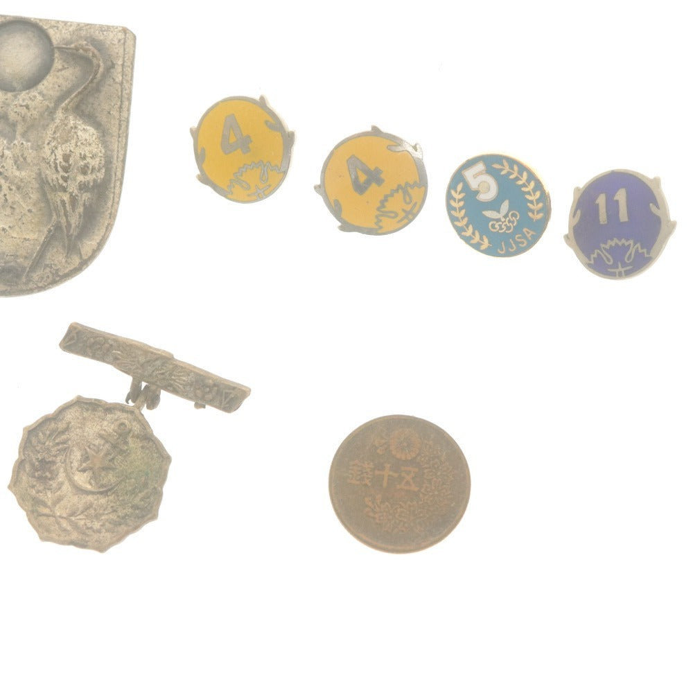 ■ Badges, Pins, Coins - 10-piece set - Patriotic Women's Association, Student Sports Federation, etc. - Pins with case
