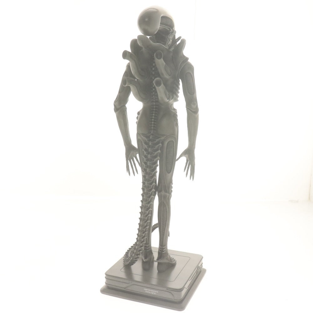 ■ Roswell Alien Figure Big Chap Art Statue Special ver. by Yoshihiko Sano, Limited Edition of 30, 1/5 Scale, with dedicated display case and accessories