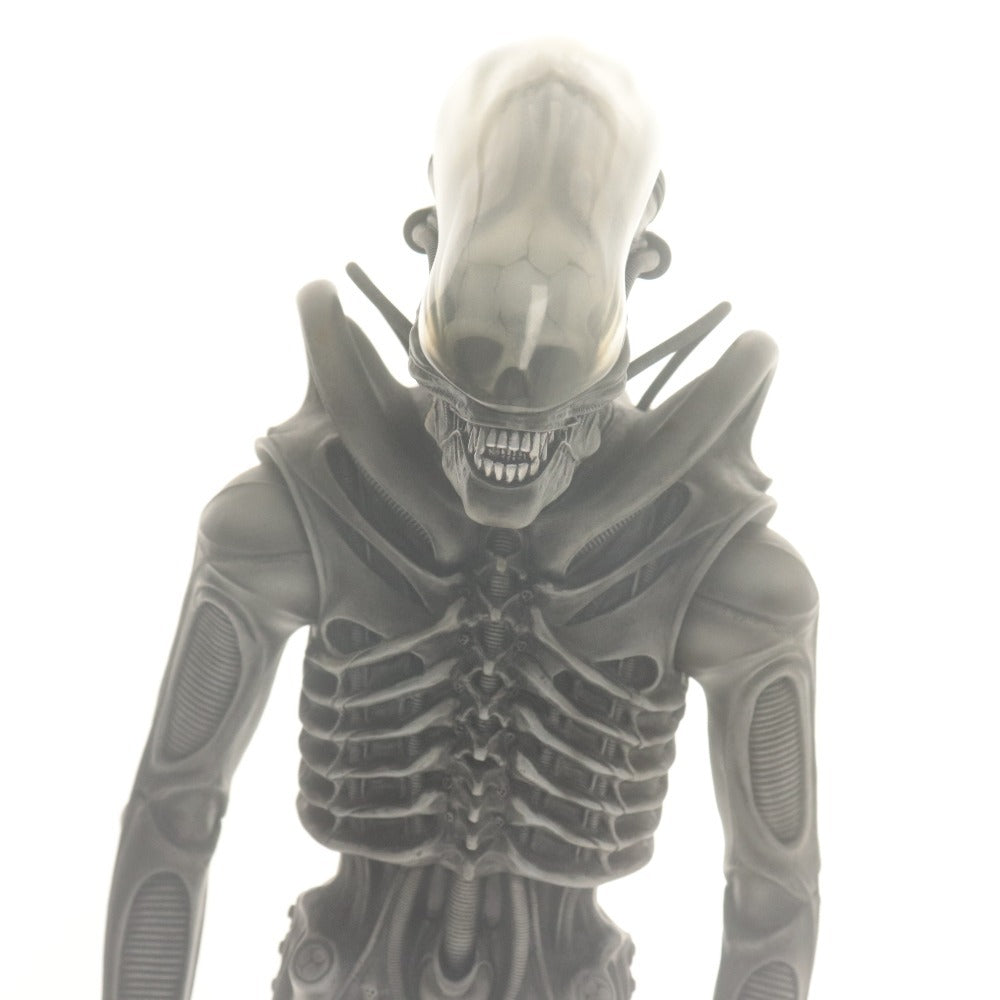 ■ Roswell Alien Figure Big Chap Art Statue Special ver. by Yoshihiko Sano, Limited Edition of 30, 1/5 Scale, with dedicated display case and accessories