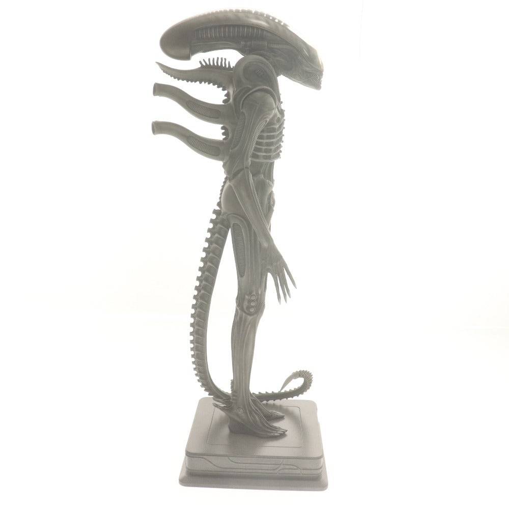 ■ Roswell Alien Figure Big Chap Art Statue Special ver. by Yoshihiko Sano, Limited Edition of 30, 1/5 Scale, with dedicated display case and accessories