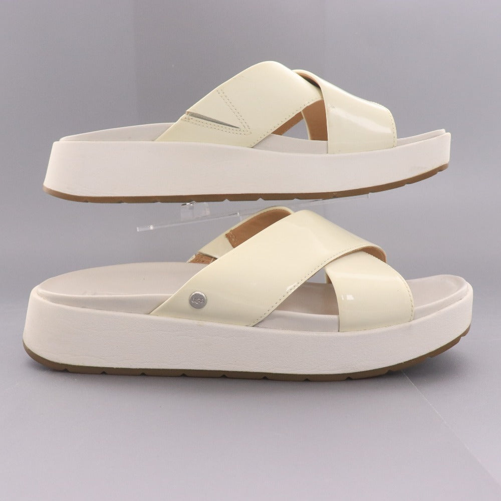 ■ UGG アグ フラットサンダル エミリー 1107896 靴 厚底 クロスベルト ロゴ レディース 7.5(24.5cm相当) ホワイト 箱付き