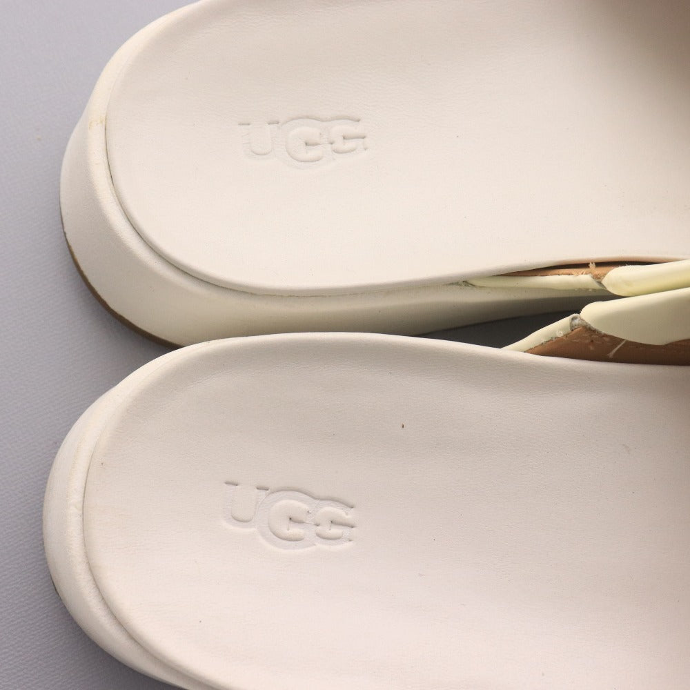 ■ UGG アグ フラットサンダル エミリー 1107896 靴 厚底 クロスベルト ロゴ レディース 7.5(24.5cm相当) ホワイト 箱付き