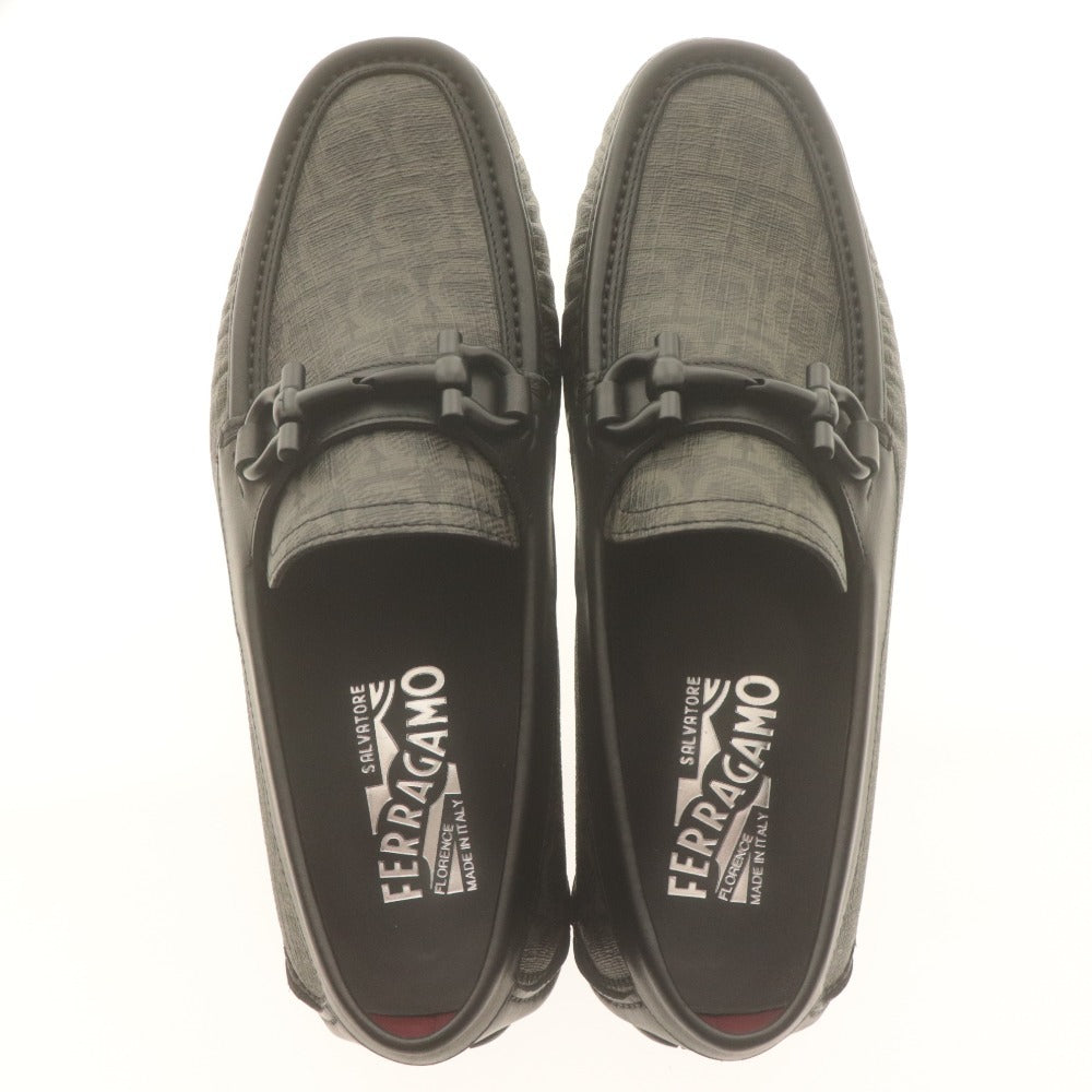 ■ Salvatore Ferragamo ドライビングシューズ PARIGI 19 ローファー メンズ レディース 5 1/2 EEE (23.5〜24.0相当) 黒 グレー 箱付 美品