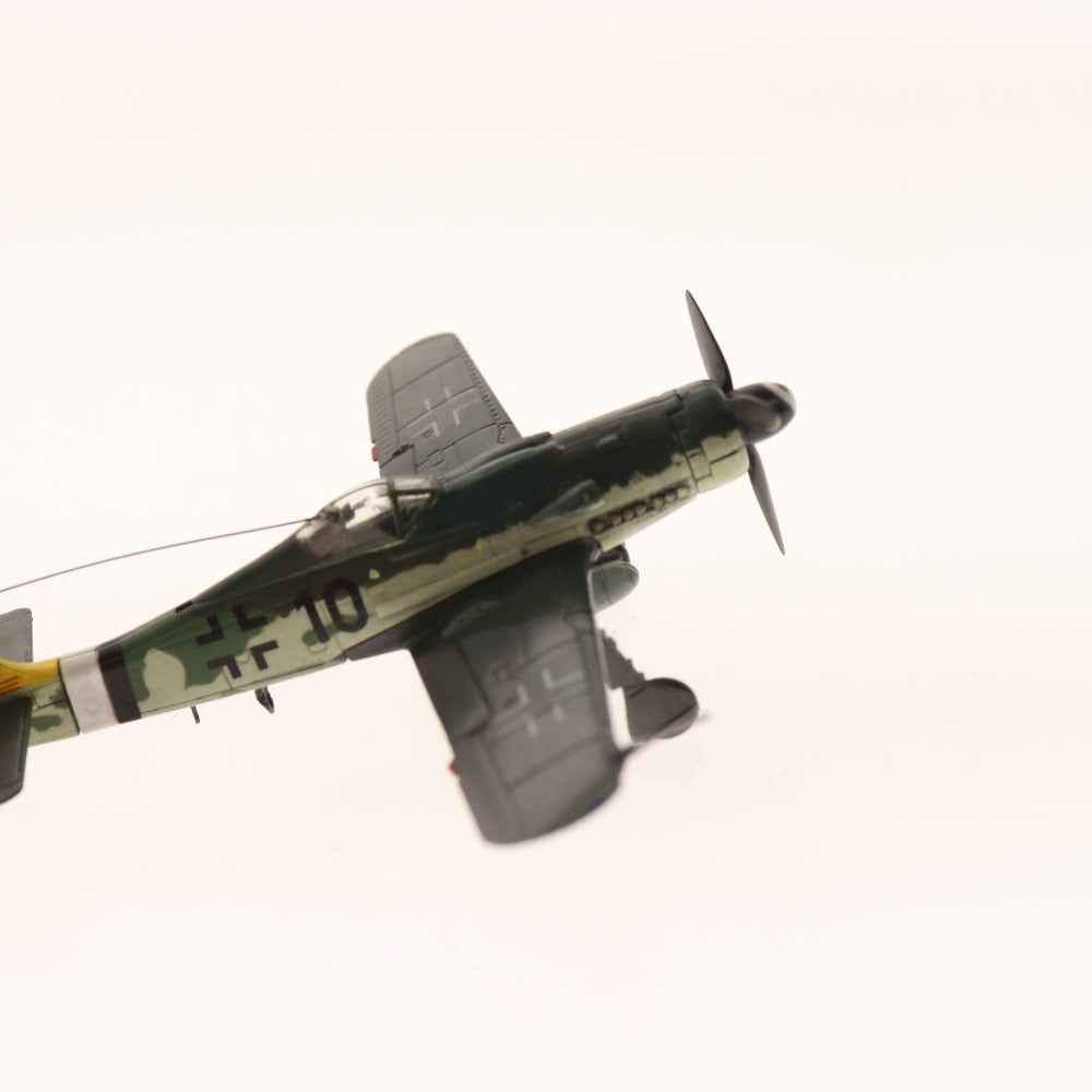 ■ Takara Tomy Efutoys Fighter Complete Figure Model 1/144 2-piece set Bulk sale Boeing B-17G Focke-Wulf FW190 D-9