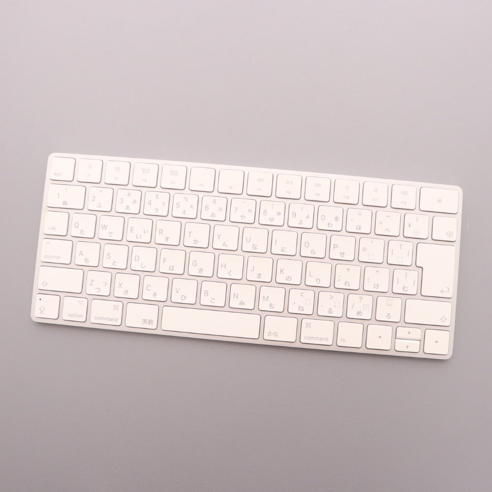■ Apple Magic Keyboard A1644 Wireless Keyboard White with accessories