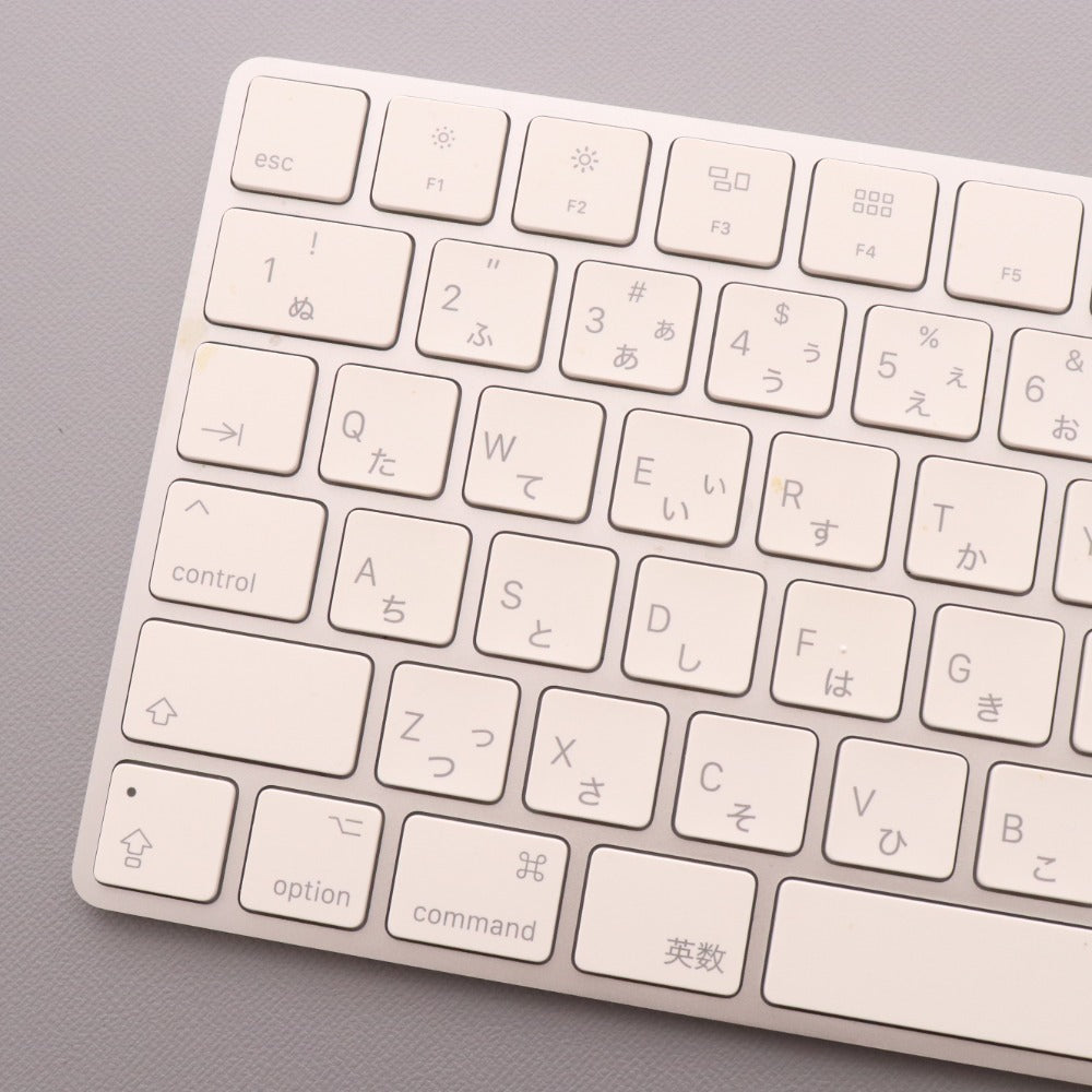 ■ Apple Magic Keyboard A1644 Wireless Keyboard White with accessories