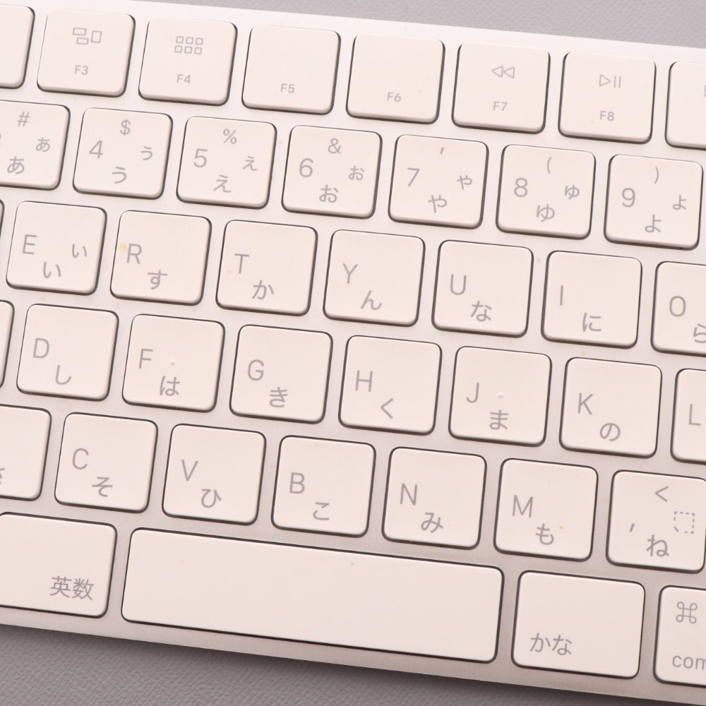 ■ Apple Magic Keyboard A1644 Wireless Keyboard White with accessories