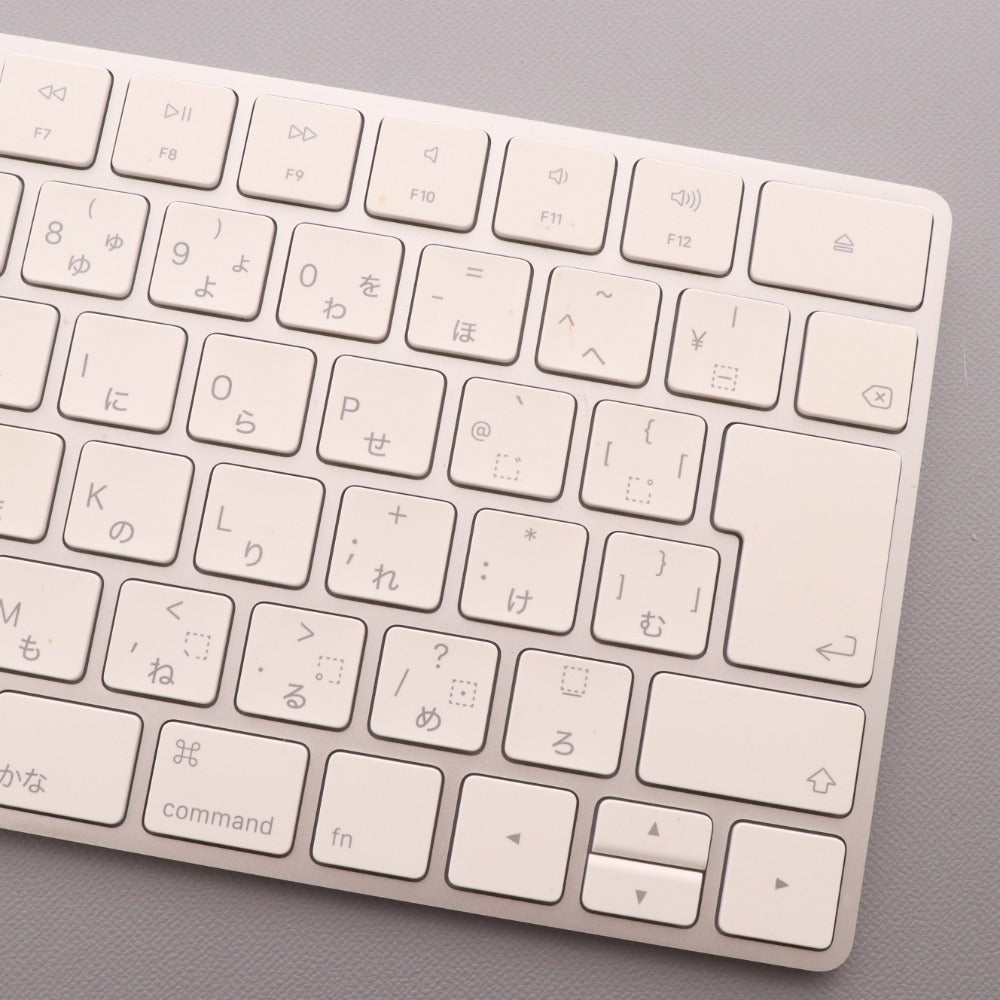 ■ Apple Magic Keyboard A1644 Wireless Keyboard White with accessories